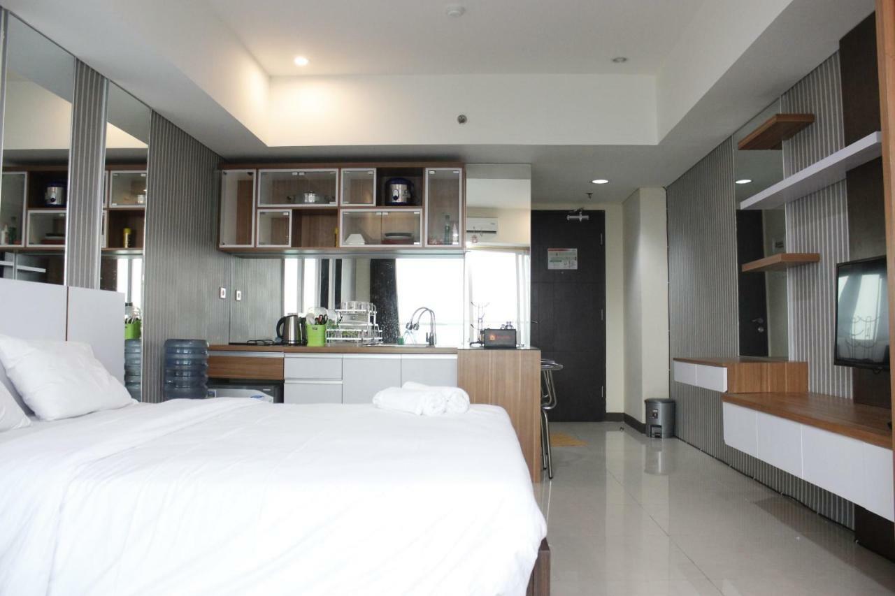 Bright Studio @ Tamansari La Grande Apartment By Travelio Бандунг Екстер'єр фото